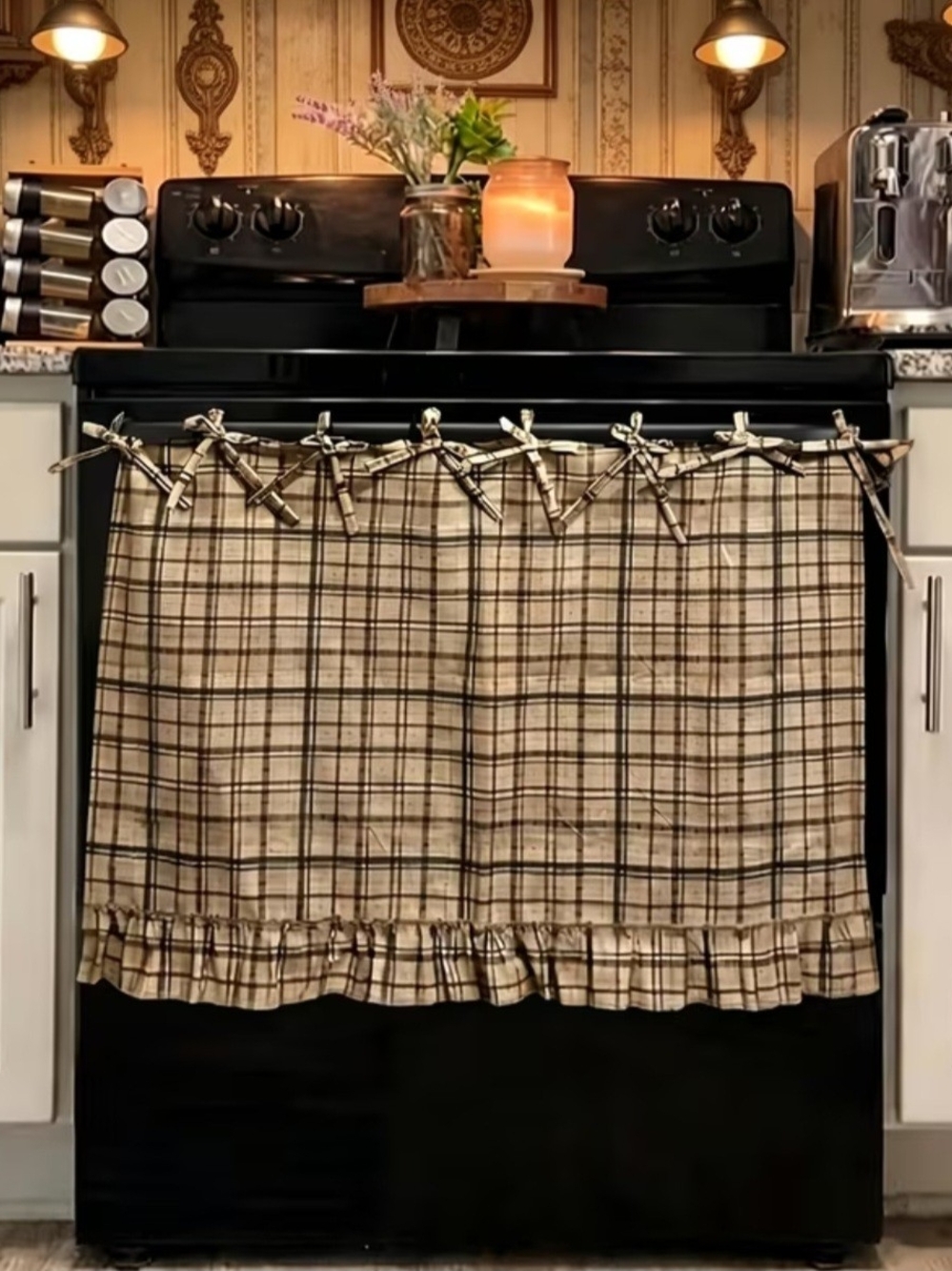 Farmhouse Plaid Ruffled Stove Skirt - Black and Cream